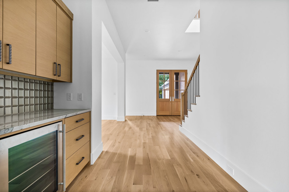 Inspiration for a transitional entryway remodel in Dallas
