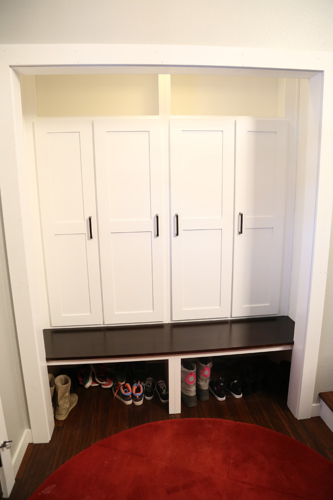 Inspiration for a transitional home design remodel in Cedar Rapids