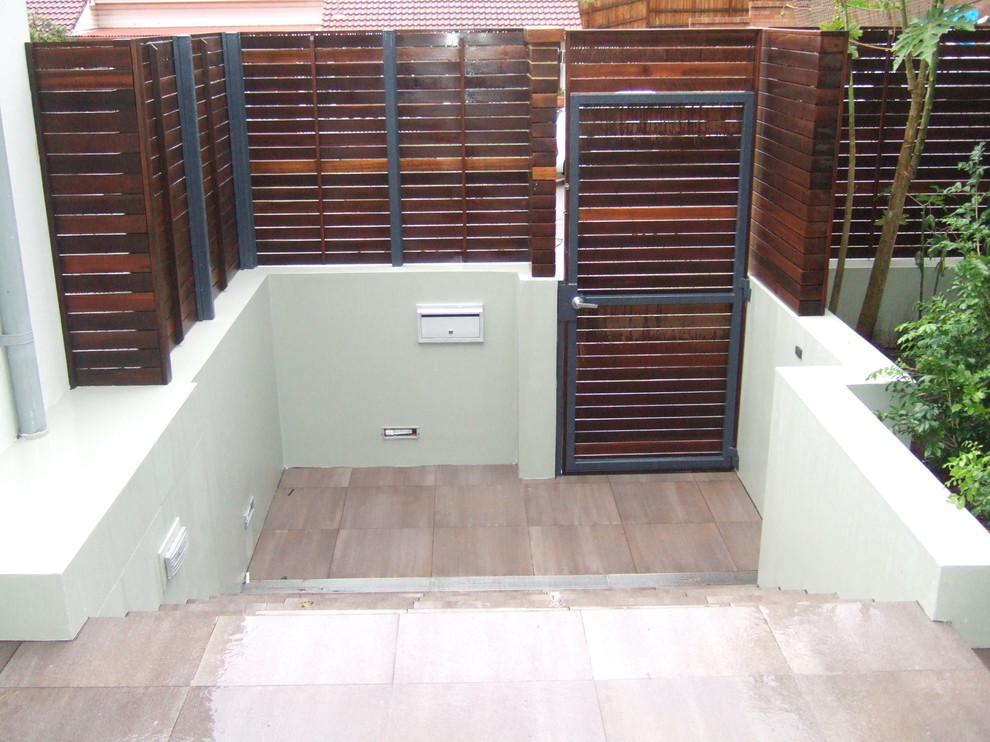 This is an example of a contemporary verandah in Sydney.