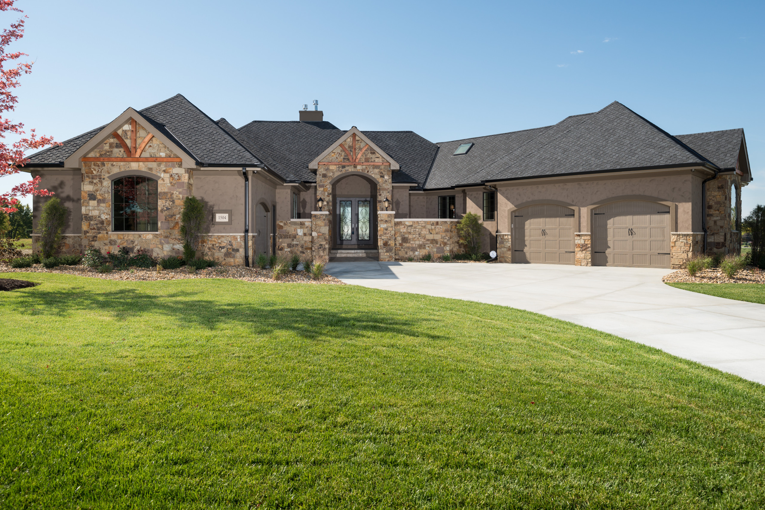 Transitiona/Craftsman Inspired Villa | Sterling Ridge Estates