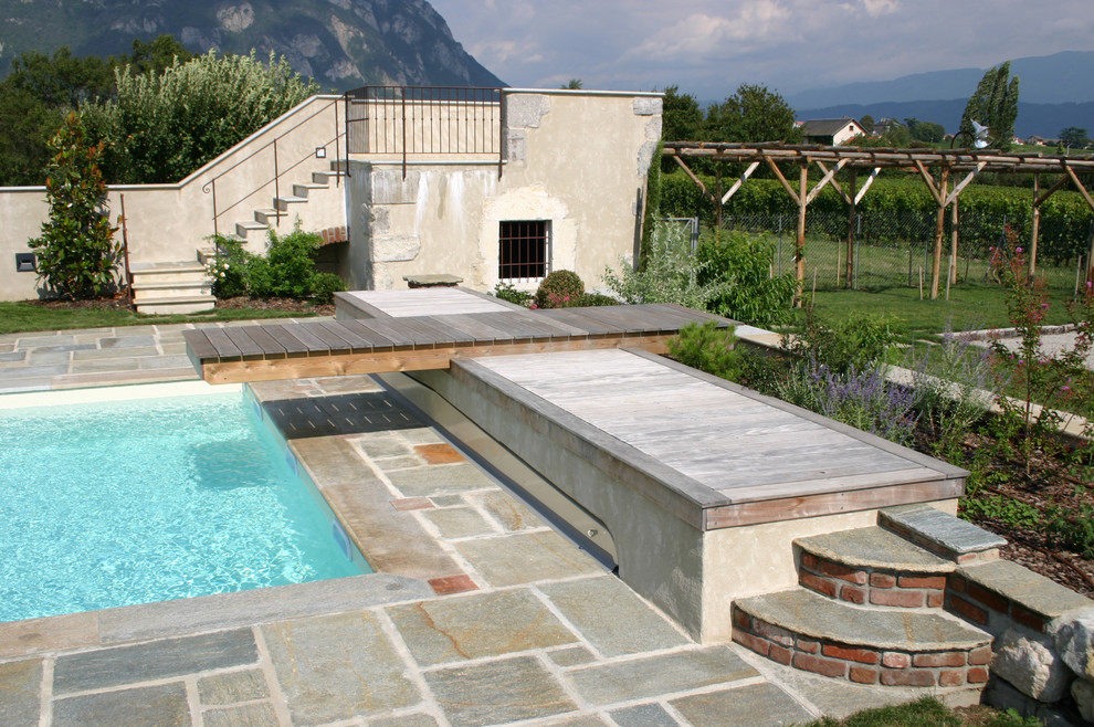 Design ideas for a contemporary pool in Lyon.