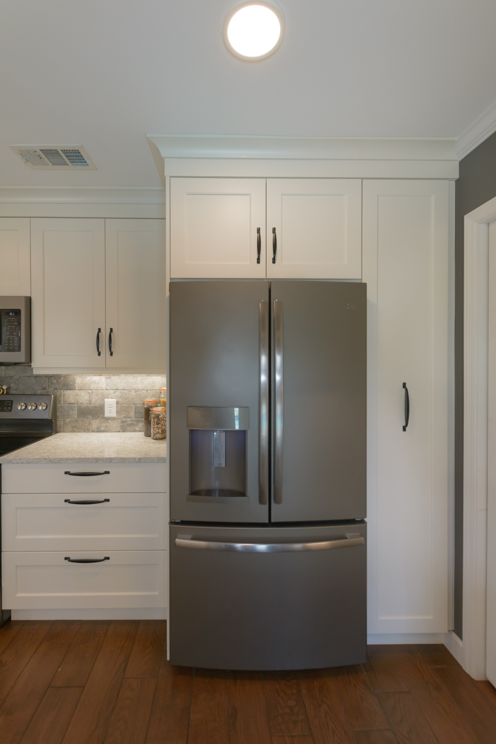 Myrtle Beach classic white kitchen