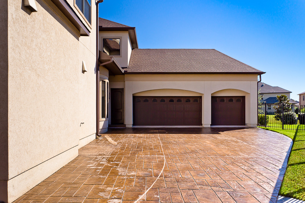Example of a transitional shed design in Houston