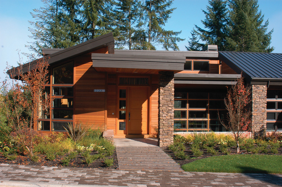 Design ideas for a contemporary exterior in Portland.