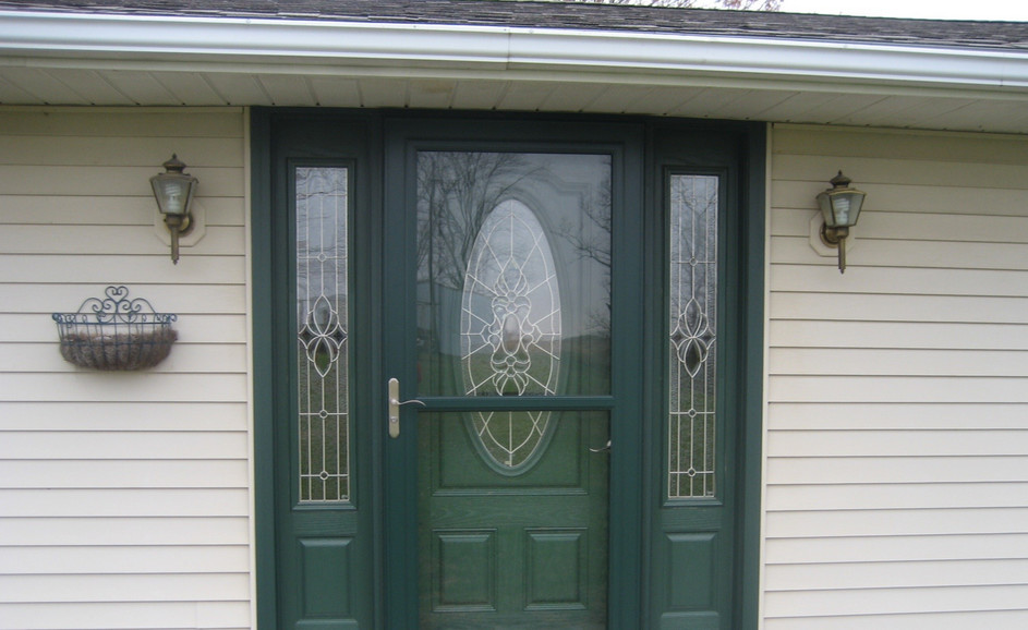 Design ideas for a front door in Chicago with a single front door and a red front door.