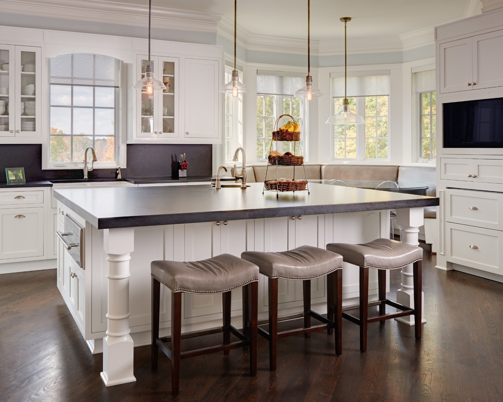 Design ideas for a traditional kitchen in Raleigh.