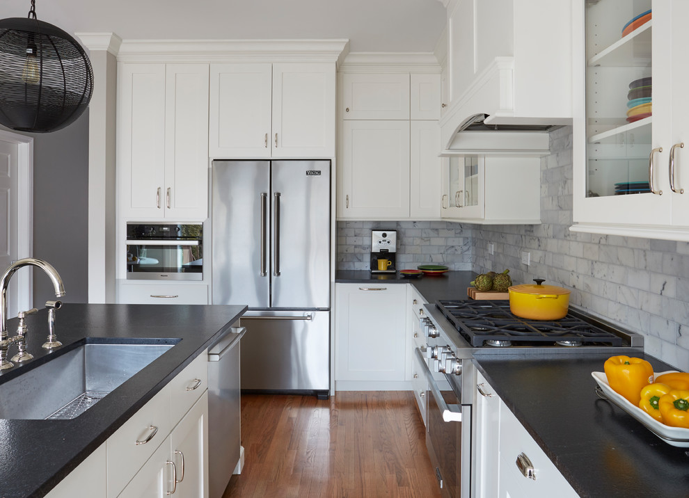 Inspiration for a transitional kitchen remodel in Chicago