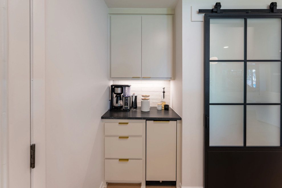 Modern Kitchen and Laundry Room