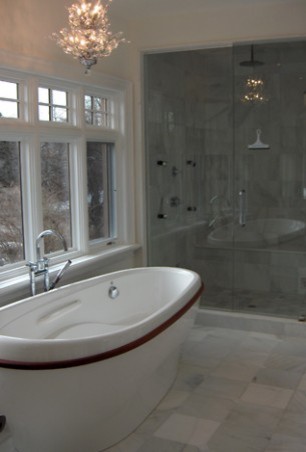 Design ideas for a traditional bathroom in Toronto.