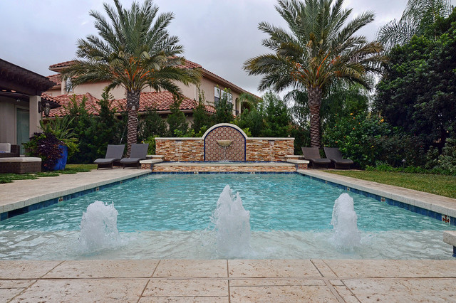 Lap & Relax contemporaneo-piscina