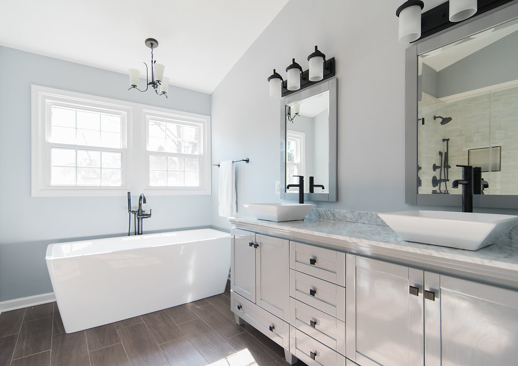 Bel Air, Farmhouse Bathroom