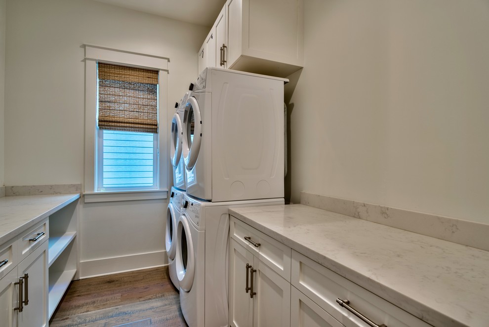 Example of a transitional home design design in Miami