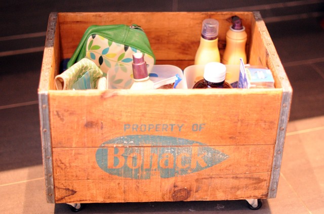 DIY: See How to Make a Rolling Vintage Storage Crate