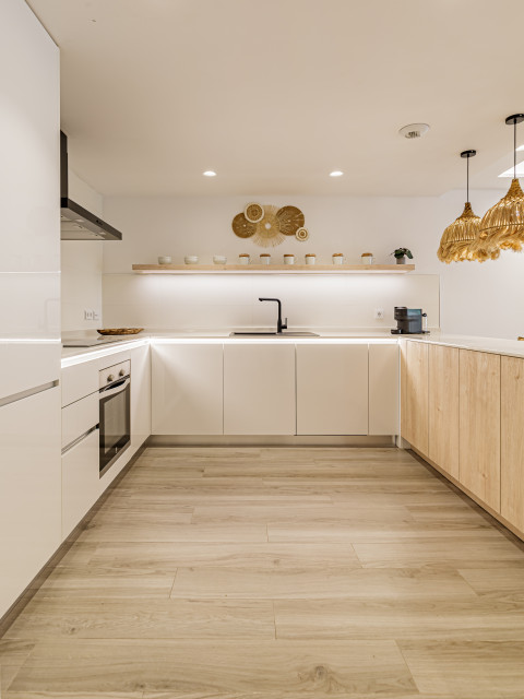 Riverside contemporary-kitchen