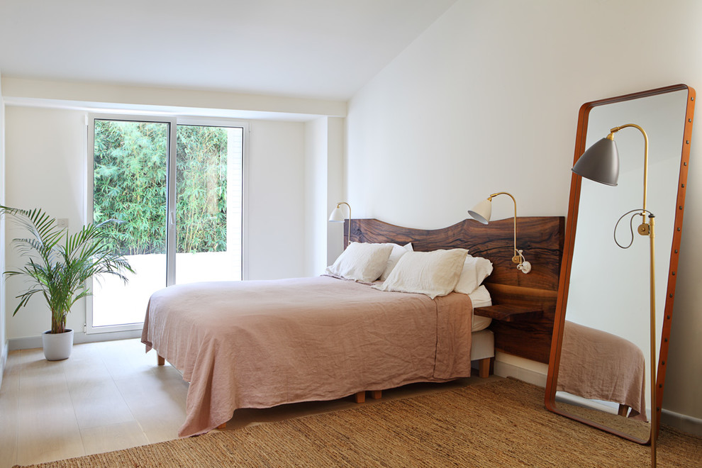 This is an example of a transitional bedroom in Valencia.