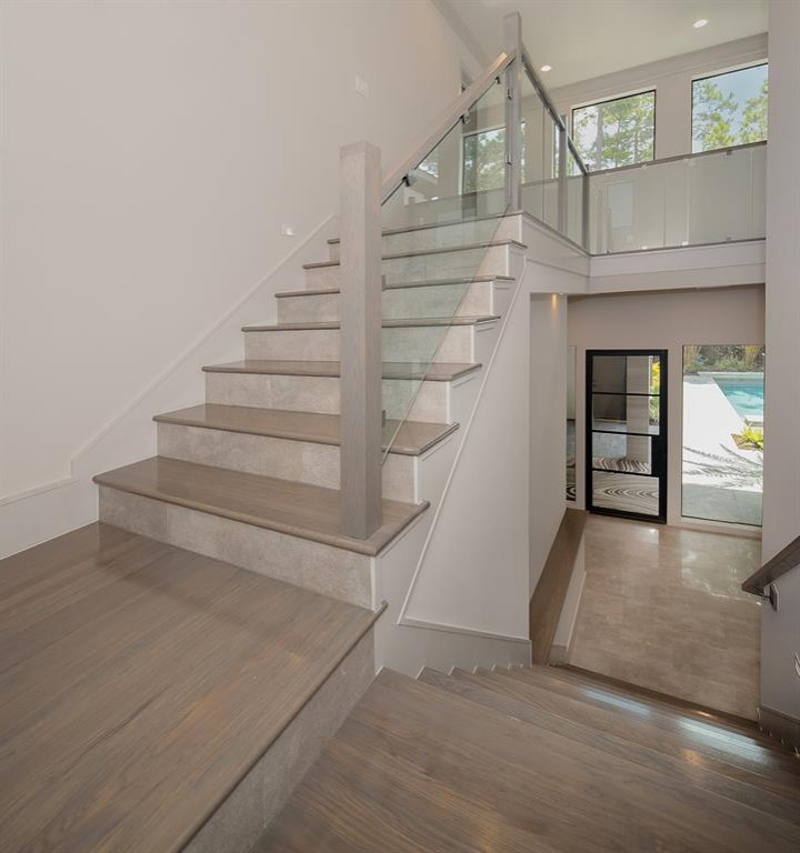 Moderne Treppe in Houston