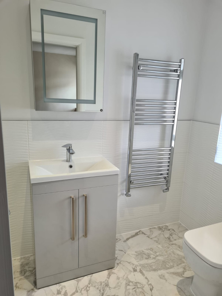 Modern Minimalist Bathroom