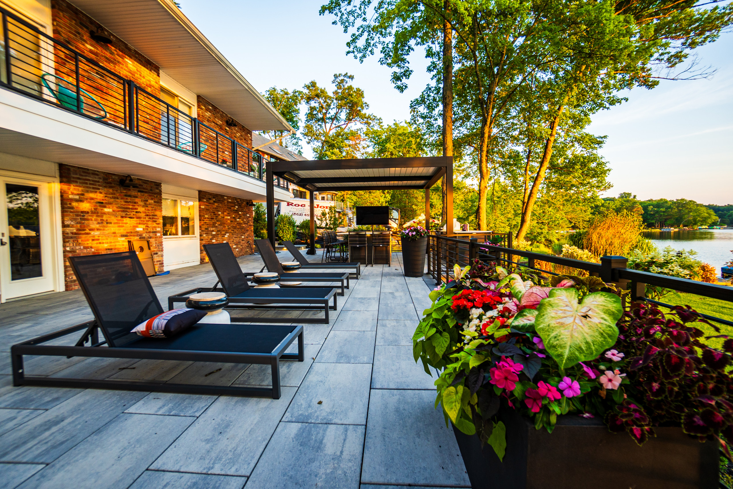 Pines Lake Modern Retreat