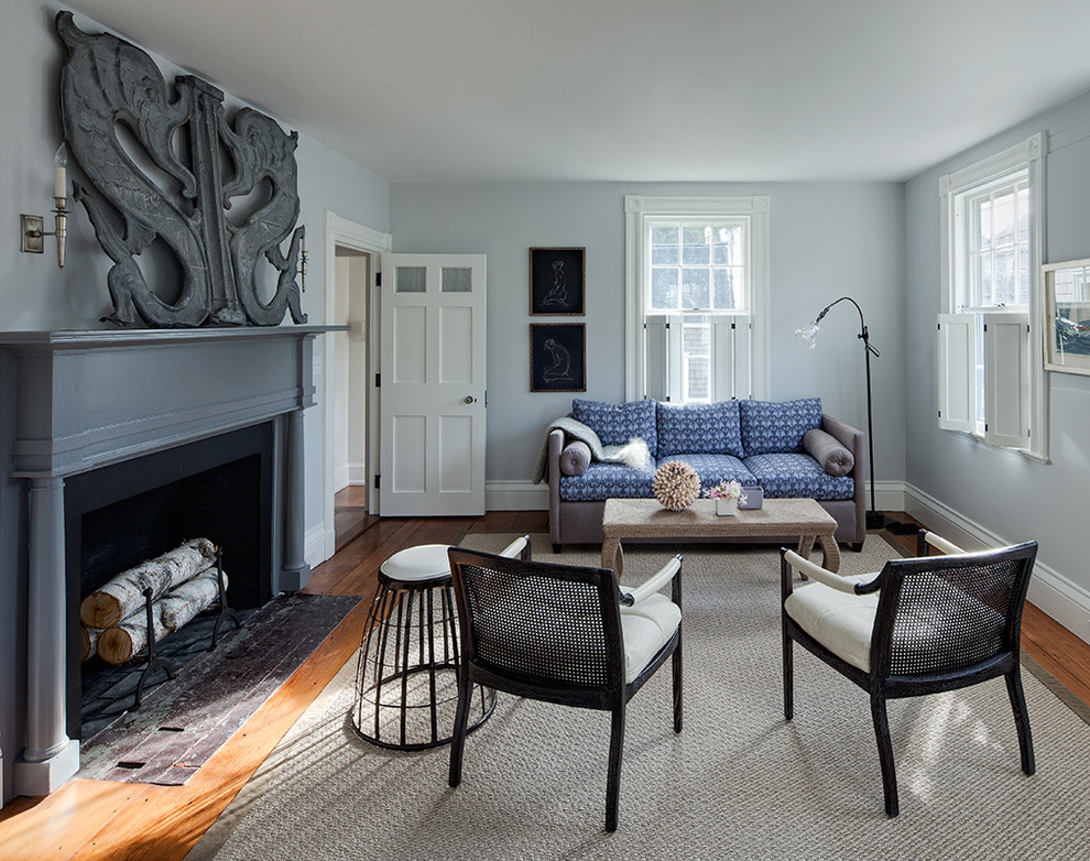 Transitional living room in Chicago with grey walls.
