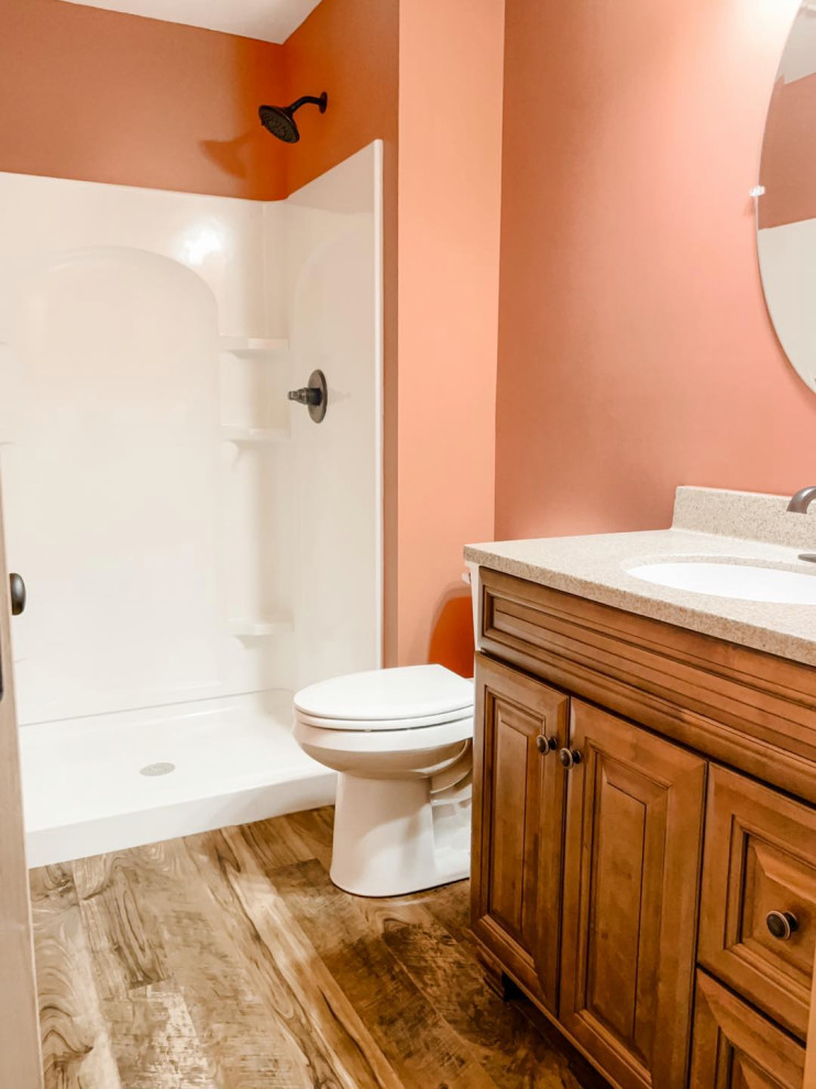 ミネアポリスにあるラスティックスタイルのおしゃれなバスルーム (浴槽なし) (オープン型シャワー、ラミネートの床、アンダーカウンター洗面器、ラミネートカウンター、茶色い床、ベージュのカウンター、トイレ室、洗面台1つ、独立型洗面台) の写真