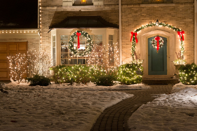 How To Hang Your Lights Houzz How To Hang Your Holiday Lights