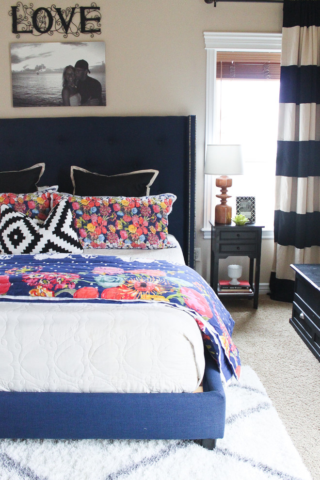 Bedroom - transitional bedroom idea