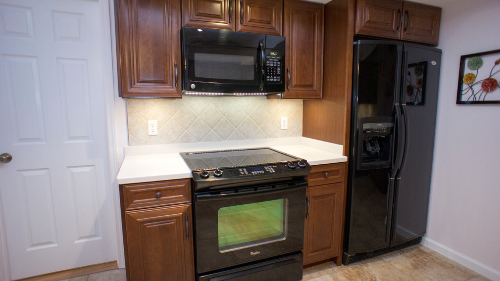 Kitchen - transitional kitchen idea