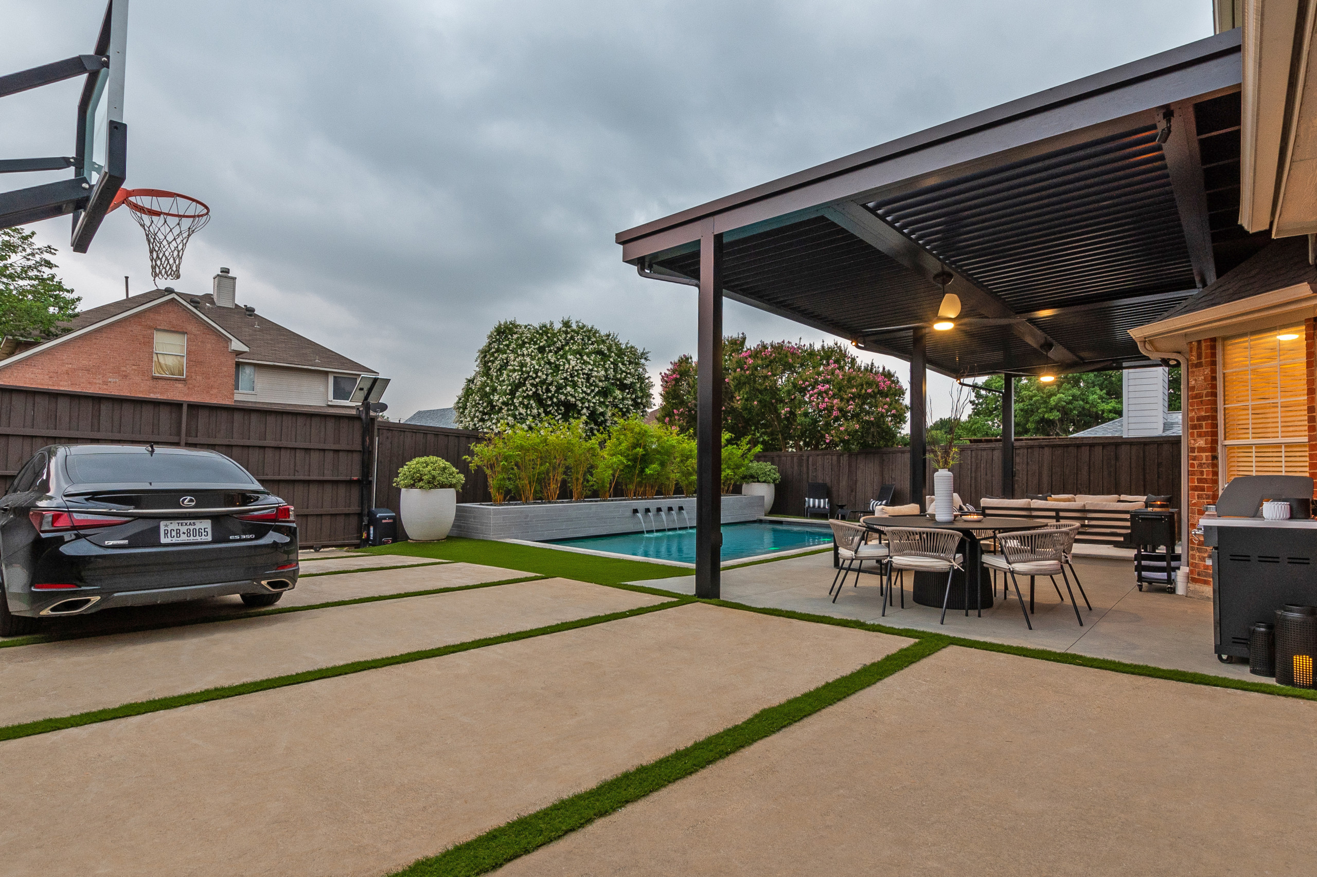 CARROLLTON BACK YARD RESORT