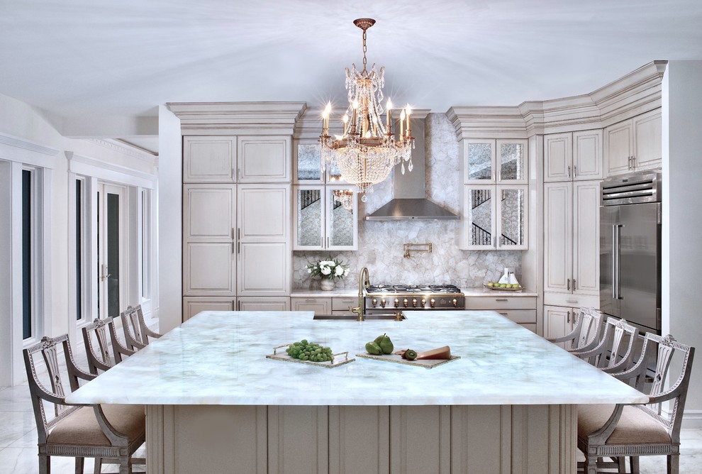 Kitchen - transitional kitchen idea in Miami