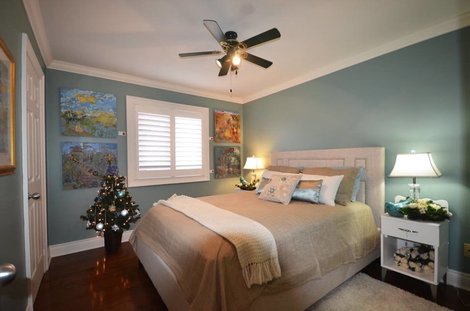 Inspiration for a transitional home design remodel in Toronto