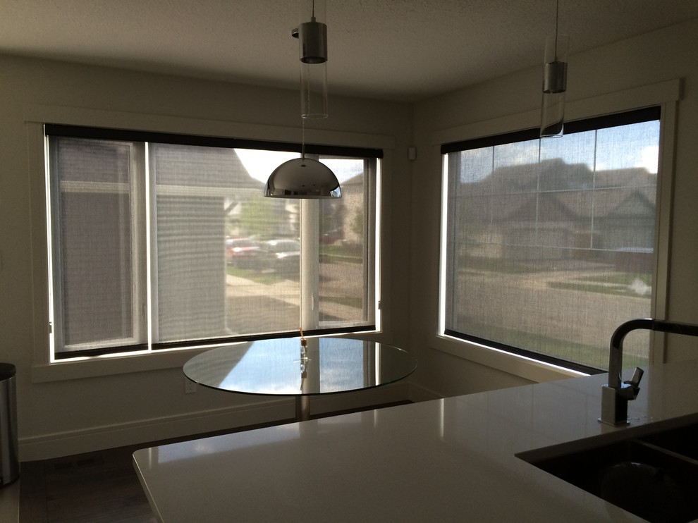 Trendy kitchen photo in Calgary