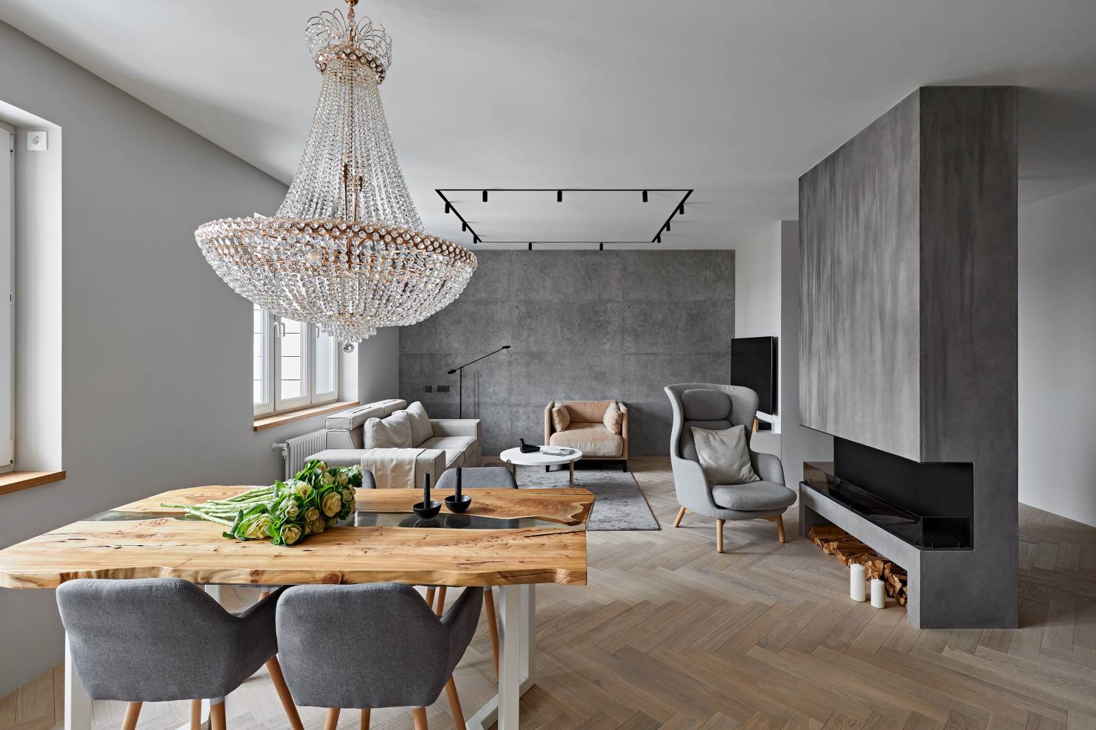 Каминная застройка. Кофейный стол.