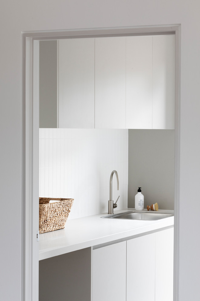 Inspiration for a laundry room in Melbourne.