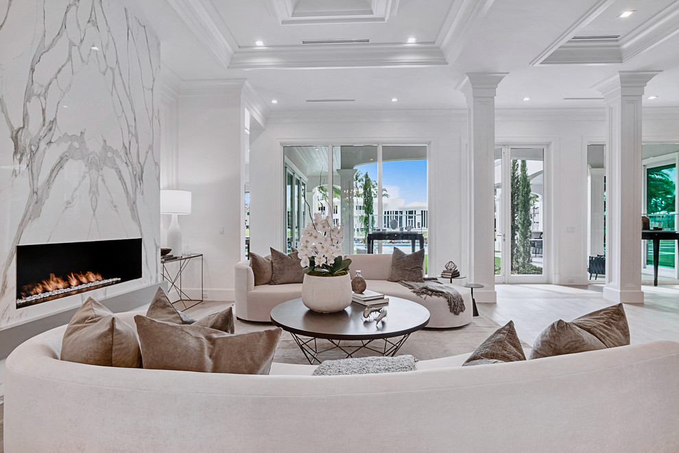 Photo of a transitional living room in Miami.