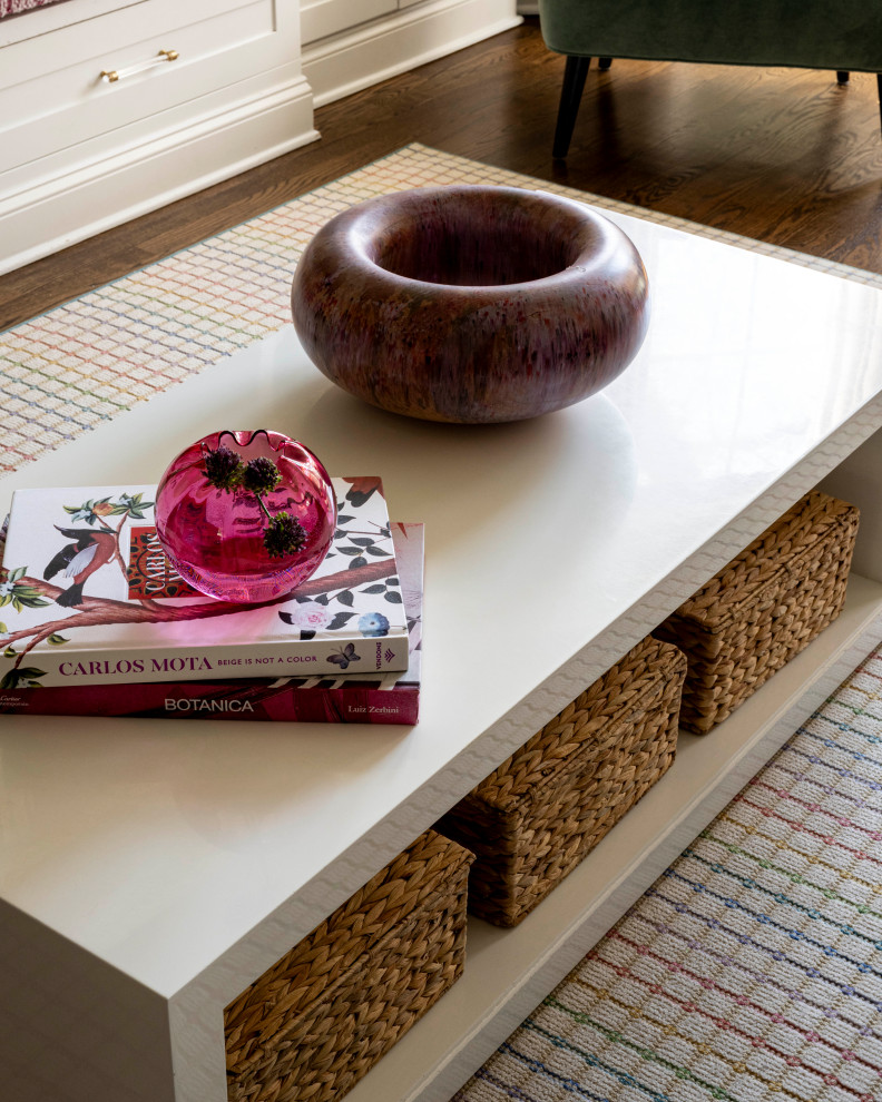 Example of a transitional home design design in Chicago