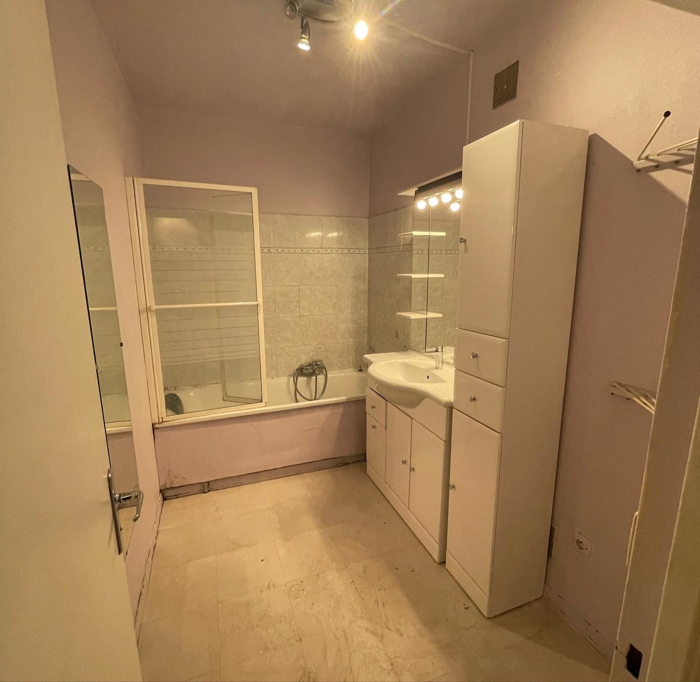Versailles - SALLE DE BAIN MIXTE: fonction double bain & douche