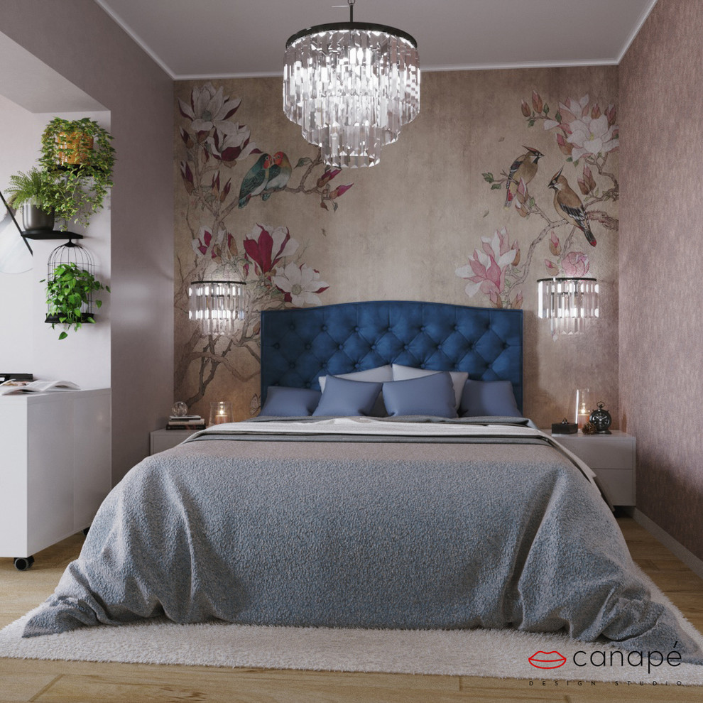 Спальня с яркими акцентами