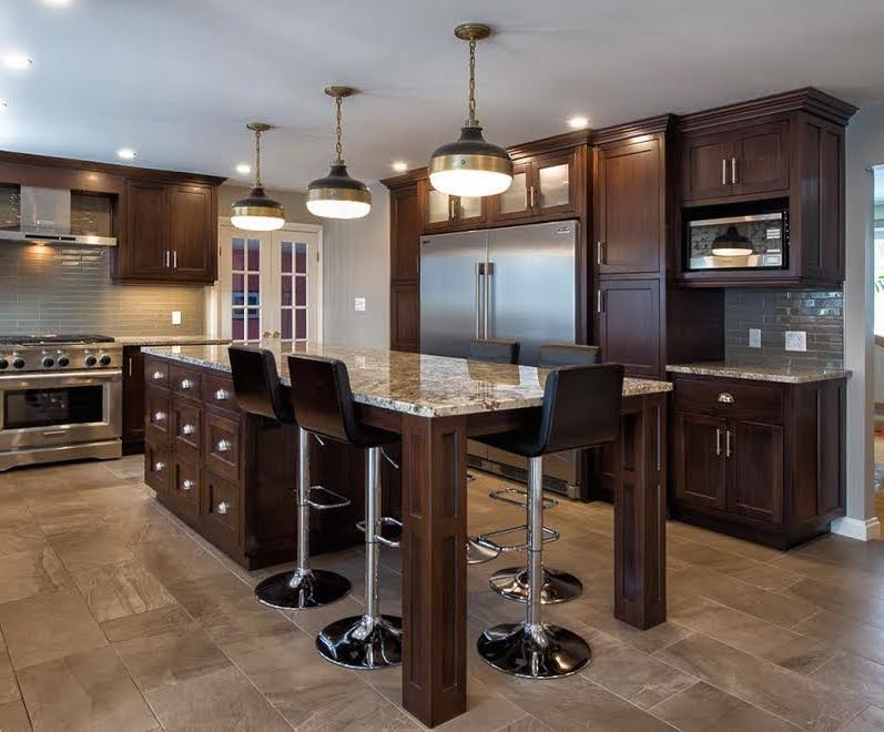 Inspiration for a transitional kitchen remodel in Toronto