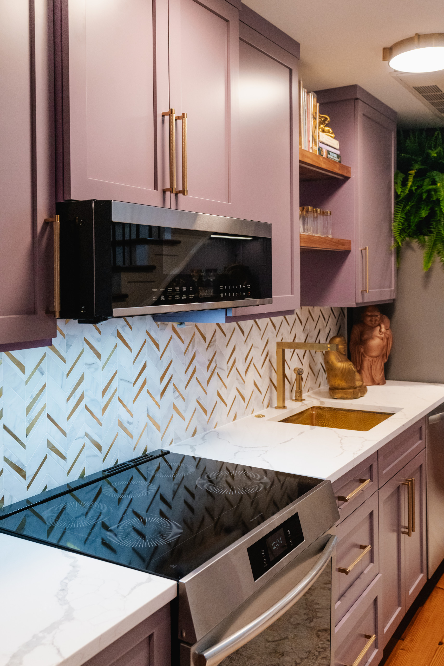Modern appliances and clever storage