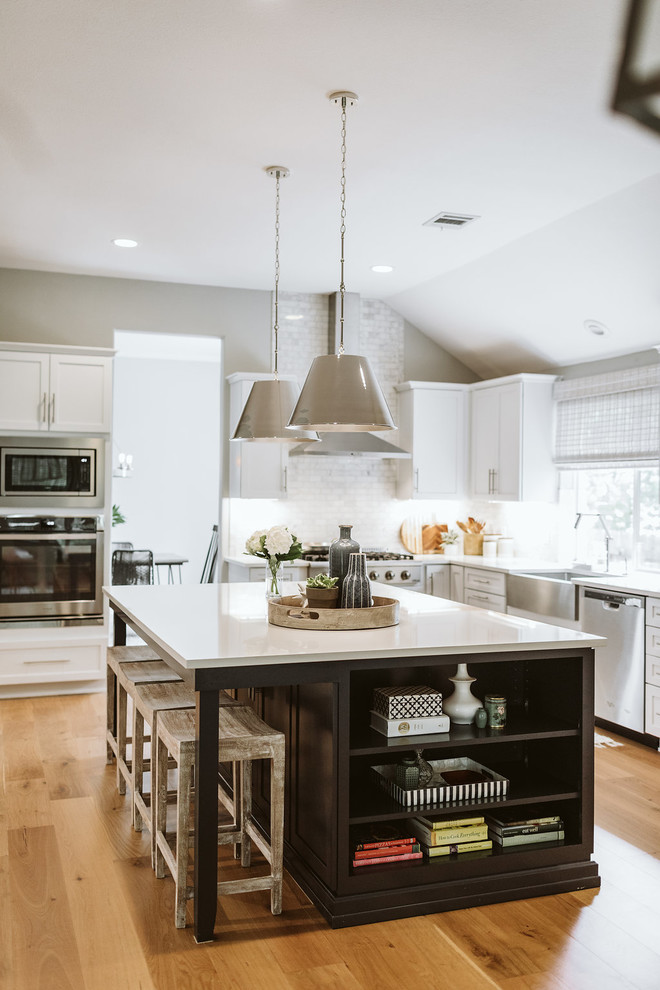 Transitional kitchen photo in Austin