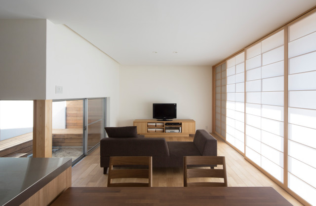 内佐屋の家 | house of  uchisaya moderno-salon