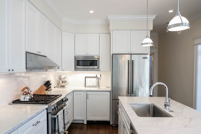 Custom contemporary high-end kitchen design