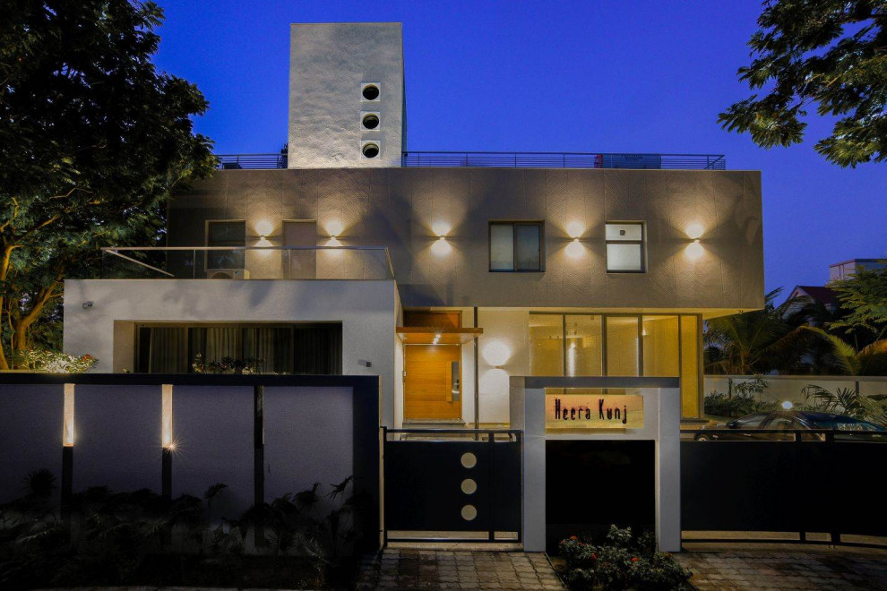 Trendy exterior home photo in Ahmedabad