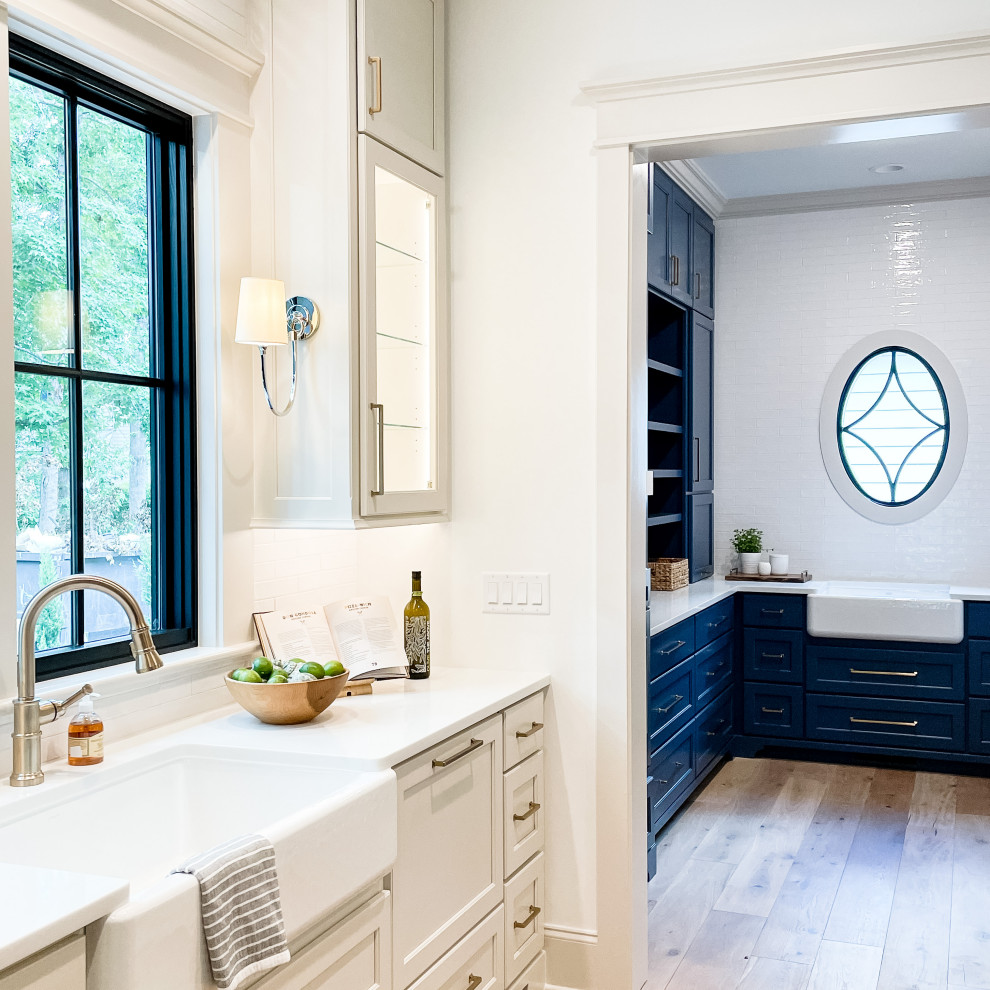 Transitional kitchen photo in Atlanta