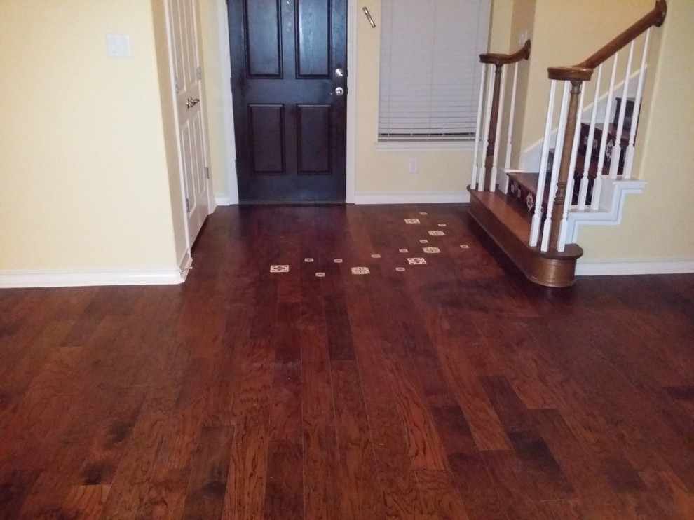 Inspiration for a transitional home design remodel in Austin