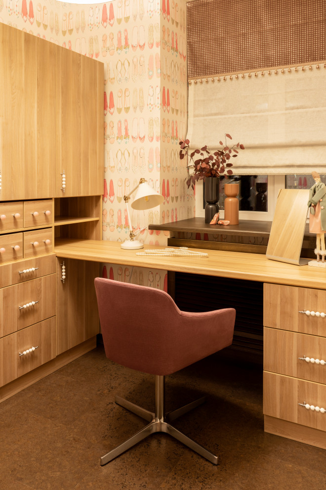 Все началось с желтого дивана...