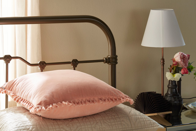 Shabby Chic shabby-chic-style-bedroom