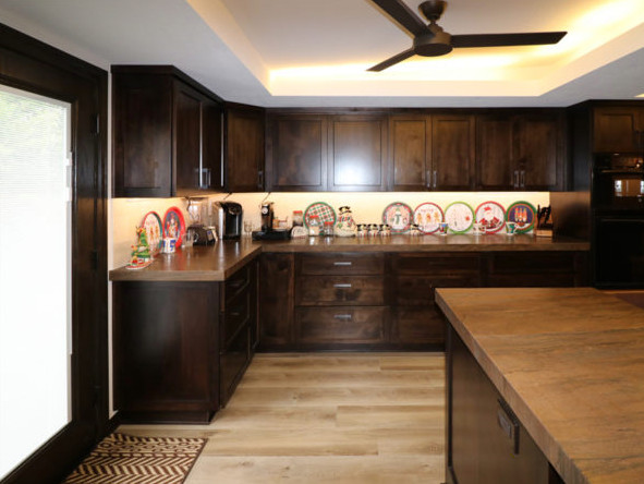 Kitchen - kitchen idea in Phoenix