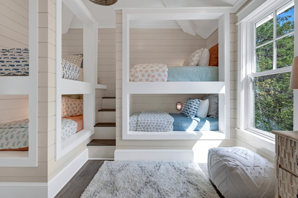 Design ideas for a beach style kids' bedroom in Miami.