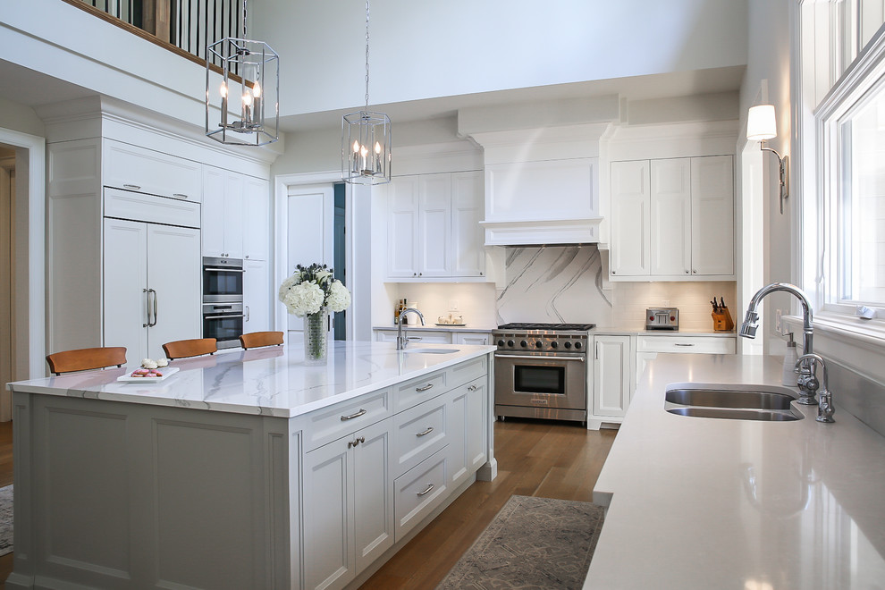 Inspiration for a transitional kitchen remodel in Toronto